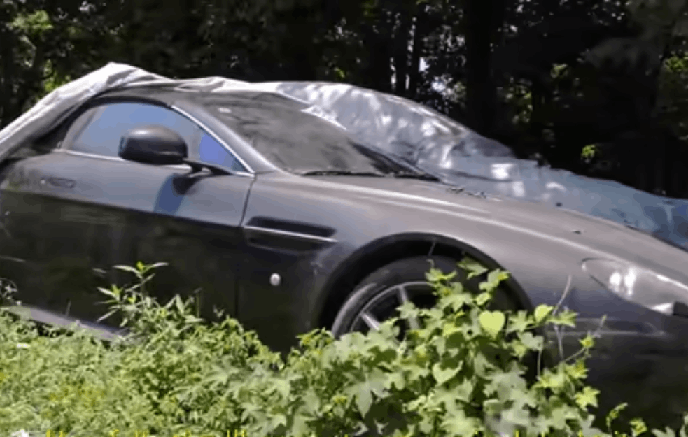 NEOBIČNO GROBLJE U KINI: <span style='color:red;'><b>Luksuzni AUTOMOBILI</b></span> koje više niko neće! (VIDEO) 
